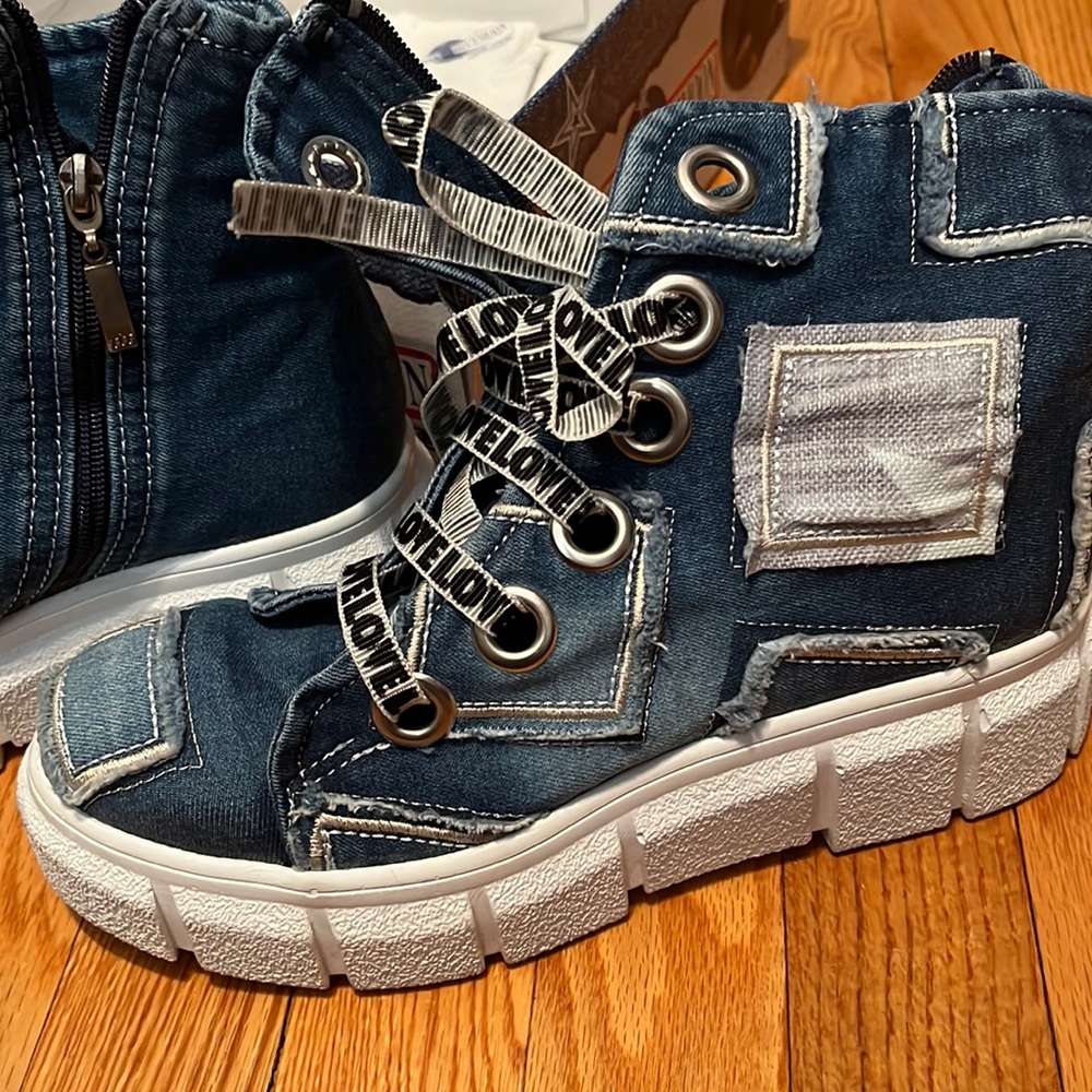Cool booties